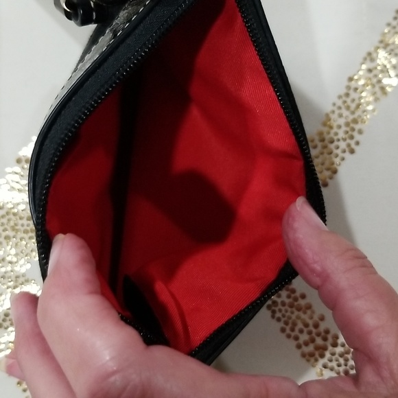🎉HP🎉 NWOT COACH Monogram Wristlet Black and red inside One card slot - Picture 7 of 8